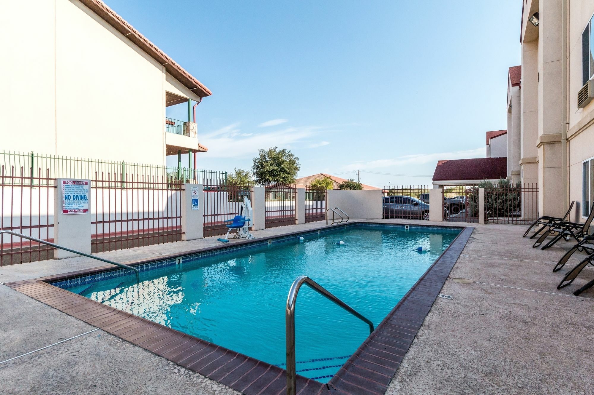 Econo Lodge Laredo Tx Exterior photo